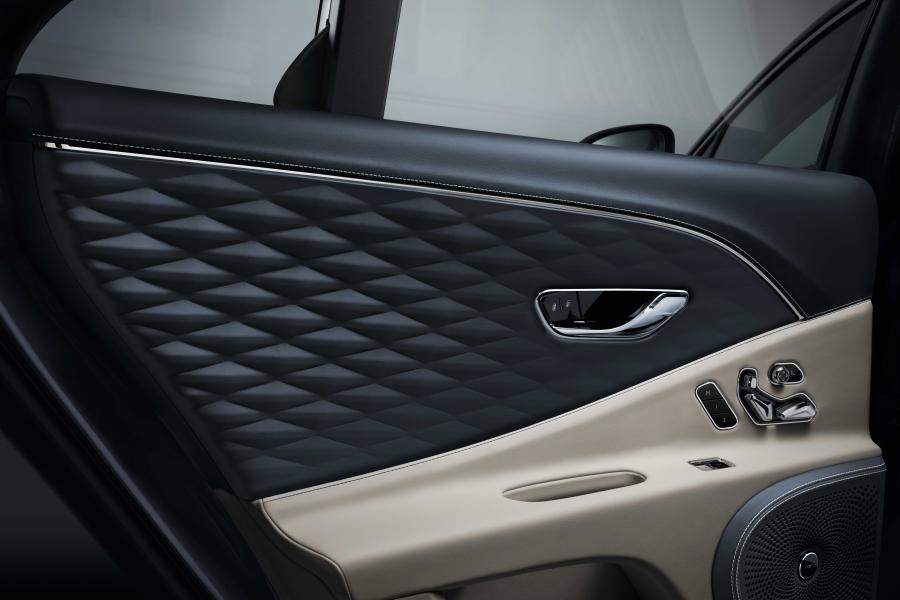 Детали интерьера Bentley Flying Spur 2019 года  (WW) (фото 24 из 49)
